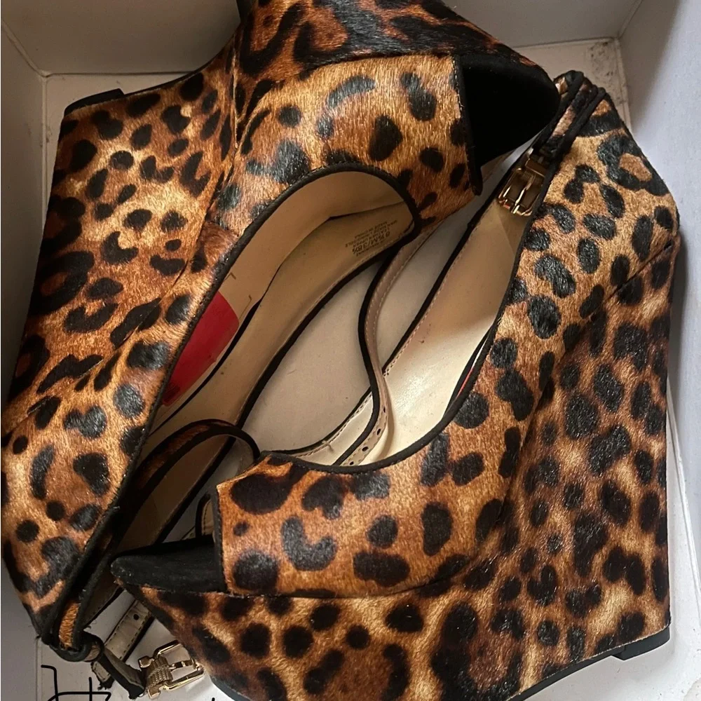 Cheetah Heels. - Picture 2 of 2